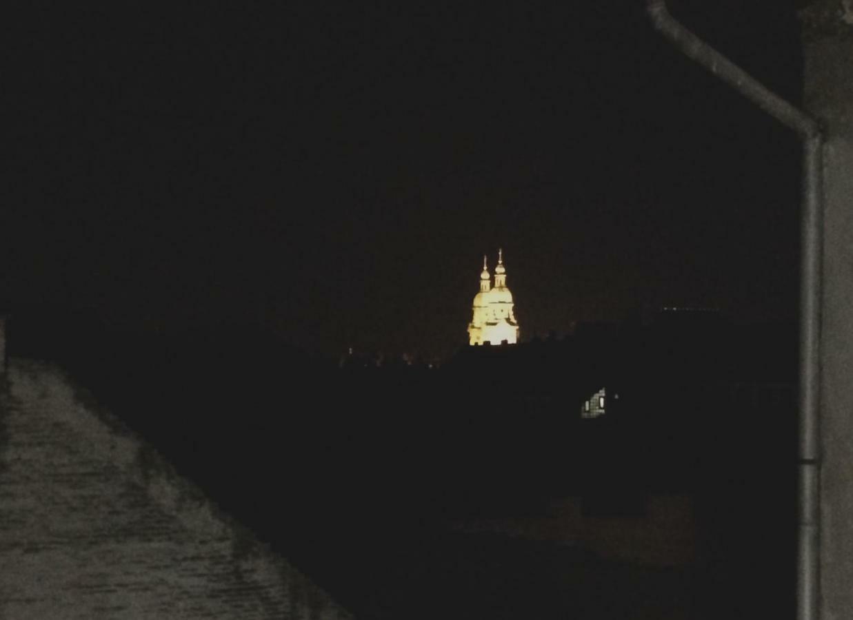 Rakoczi Central * Budapeste